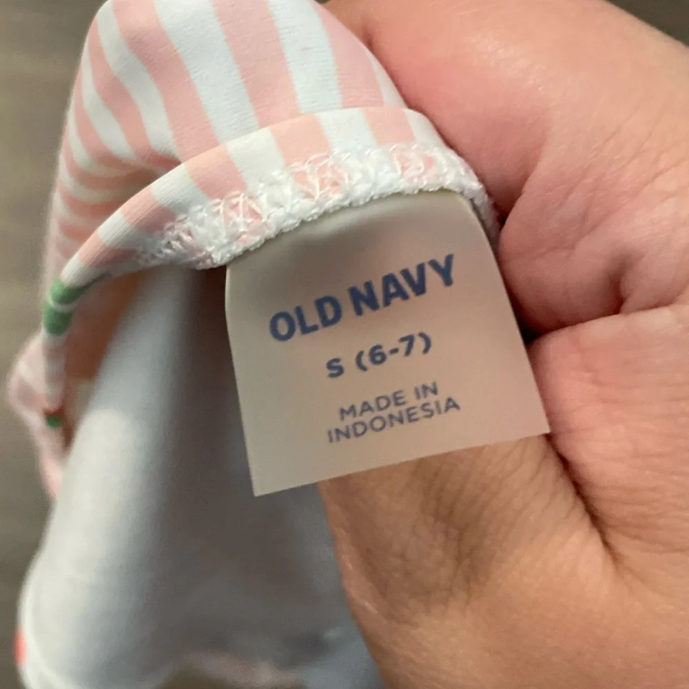 Old Navy Pink and White Striped Bikini with strawberry print two piece size S6/7